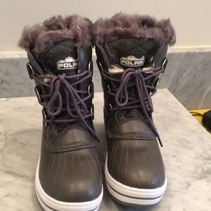 Brand new never worn Polar snow boots